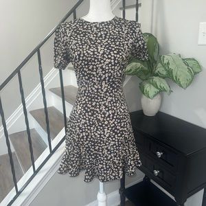 BLACK FLORAL SHORT SLEEVE MINI DRESS SIZE M